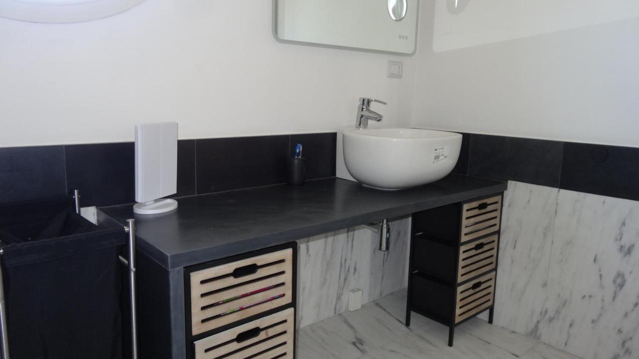 A Casa Di Tato Apartment กาลัมโบรเน ภายนอก รูปภาพ